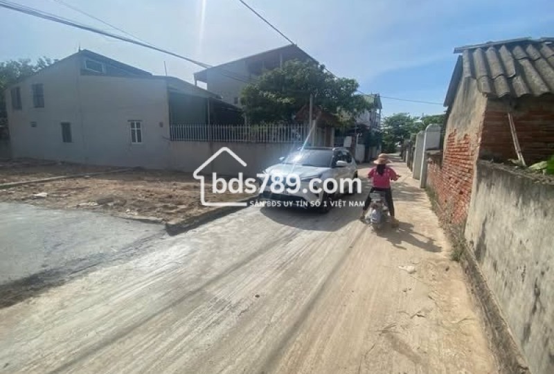 Bán lô góc 52,8m2 tại Bạch Nao Thanh Văn gần trường học và chợ giá chỉ 3x tỷ